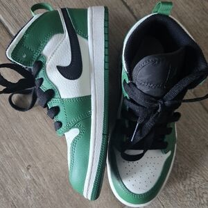 Nike Air Jordan 1 Mid Se Kids Pine Green Sneakers Size 1y